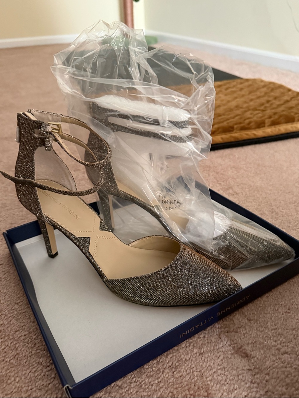 Adrienne Vittadini Nevi Iridescent Glitter pointed toes heels - size 10